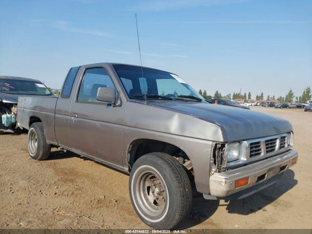  Salvage Nissan D21