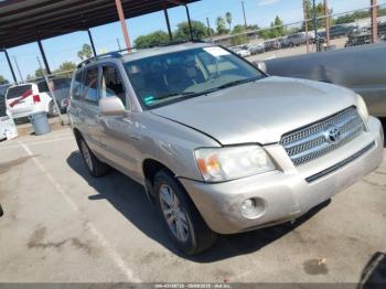  Salvage Toyota Highlander