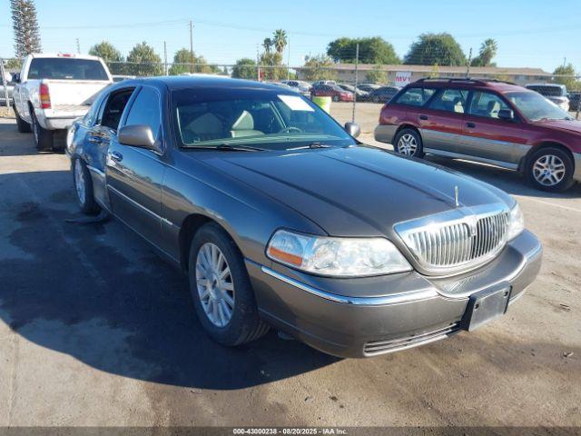  Salvage Lincoln Towncar