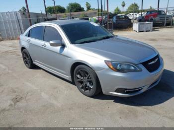  Salvage Chrysler 200