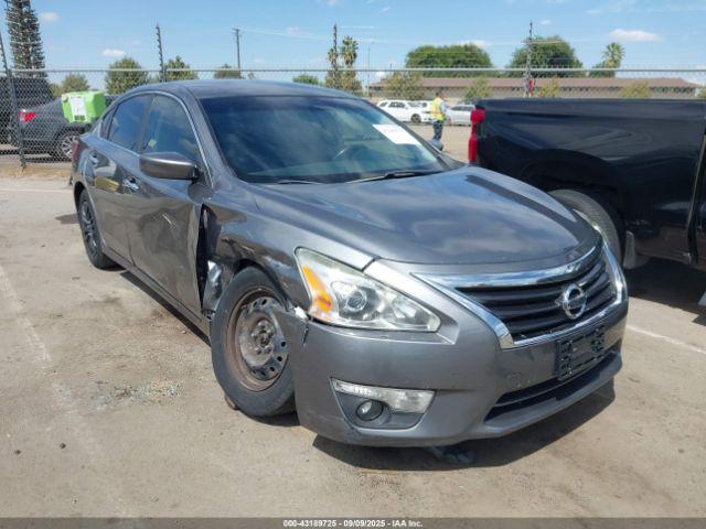  Salvage Nissan Altima