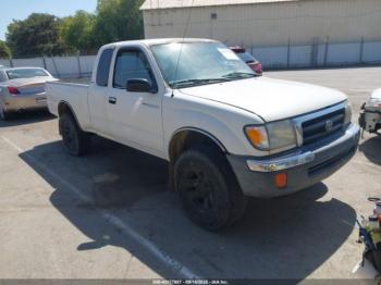  Salvage Toyota Tacoma