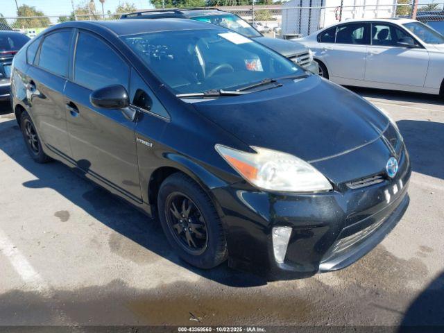  Salvage Toyota Prius