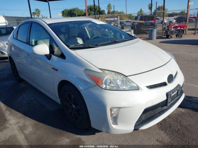  Salvage Toyota Prius