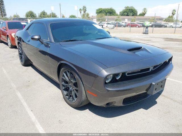  Salvage Dodge Challenger