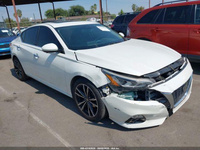 Salvage Nissan Altima