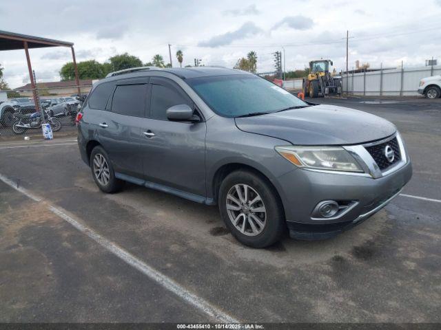  Salvage Nissan Pathfinder