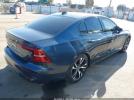Volvo S60 B5 Plus Dark Theme Image 2
