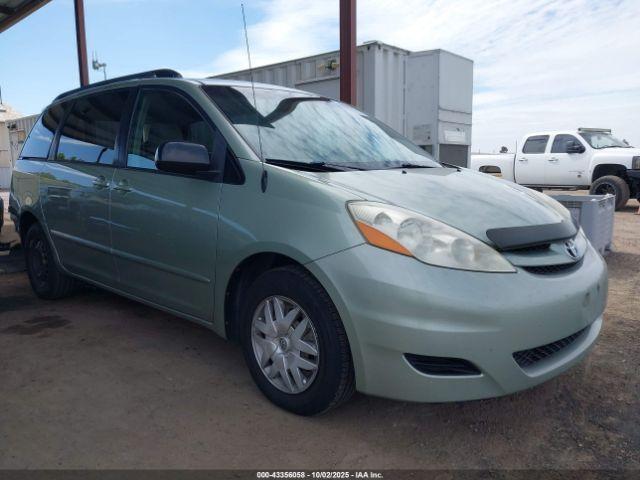  Salvage Toyota Sienna