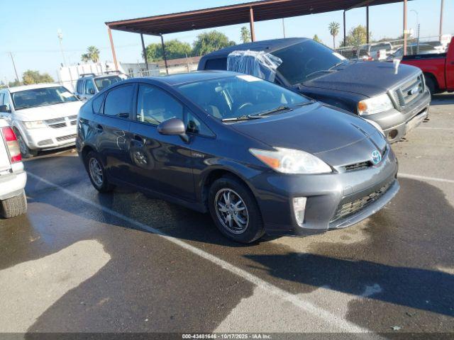  Salvage Toyota Prius