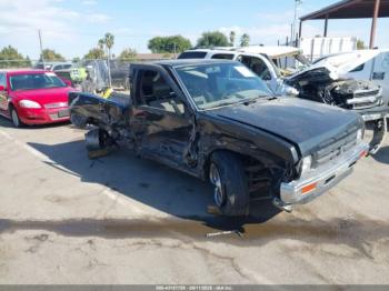  Salvage Nissan D21