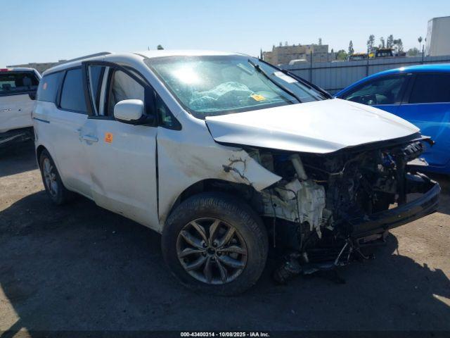  Salvage Kia Sedona