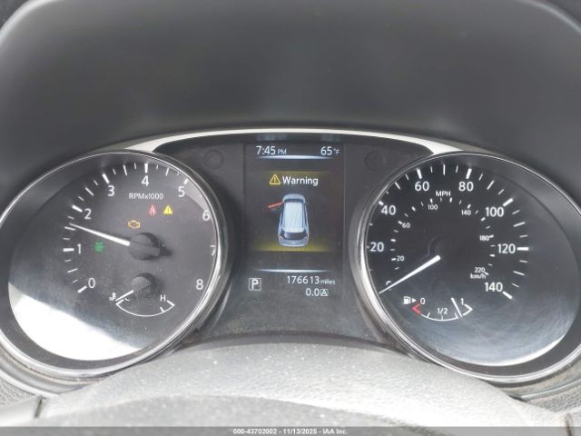 Nissan Rogue S Image 5