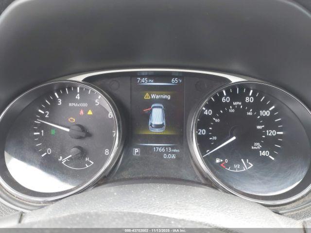 Nissan Rogue S Image 5