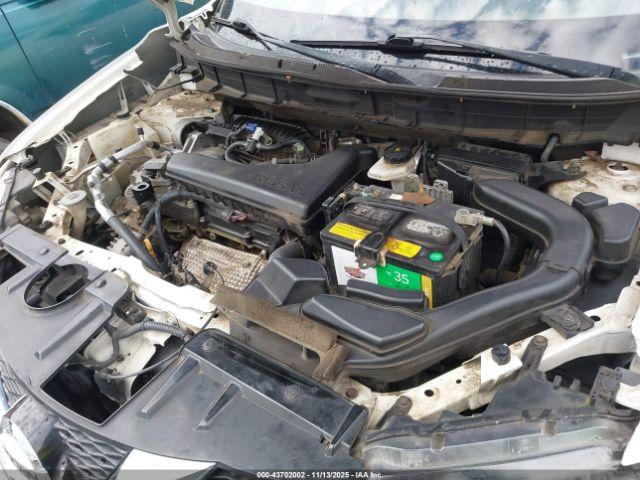 Nissan Rogue S Image 2