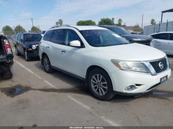  Salvage Nissan Pathfinder