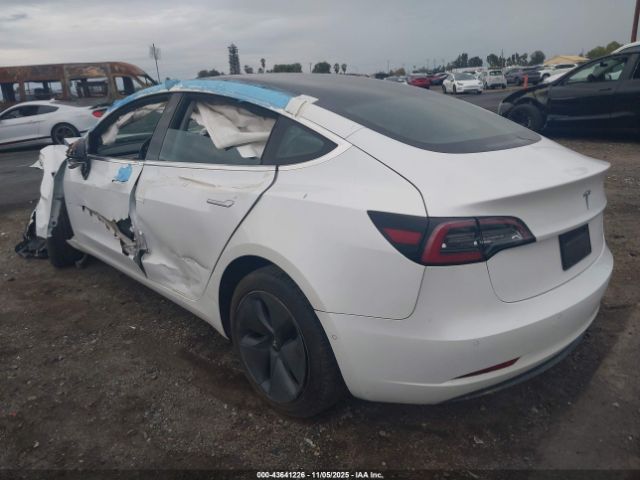 Tesla Model 3 Image 9