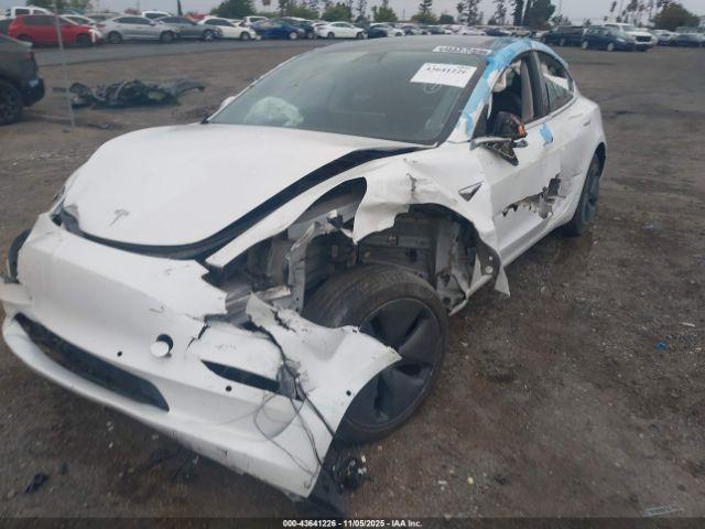 Tesla Model 3 Image 15