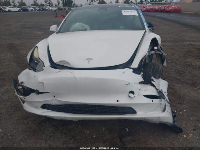 Tesla Model 3 Image 17