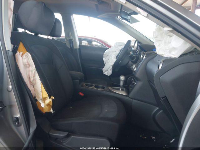 Nissan Rogue S Image 4