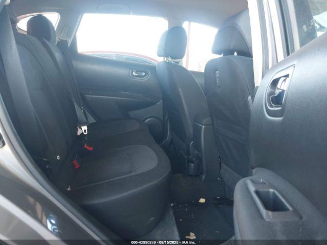 Nissan Rogue S Image 2