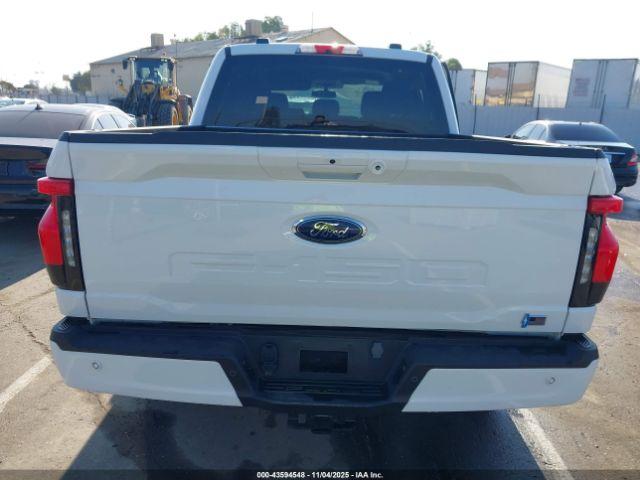 Ford F-150 Xlt Image 6