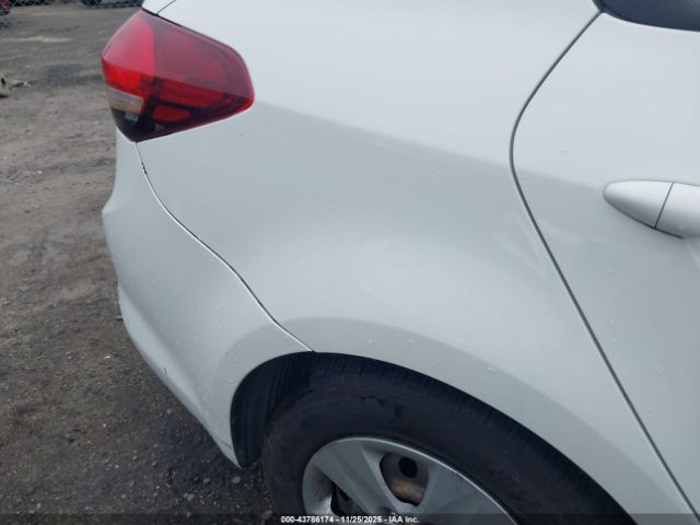 Kia Forte Lx Image 16