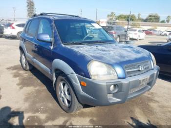  Salvage Hyundai TUCSON