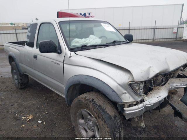  Salvage Toyota Tacoma