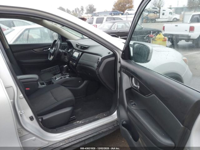 Nissan Rogue Sv Image 12