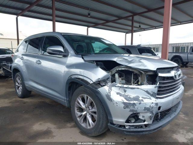  Salvage Toyota Highlander