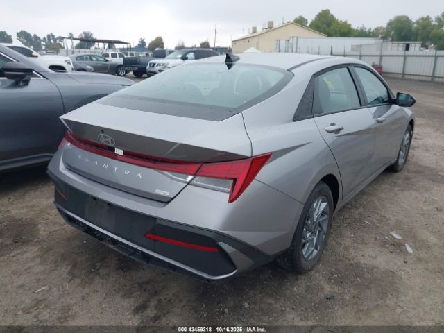 Hyundai ELANTRA Blue Image 9