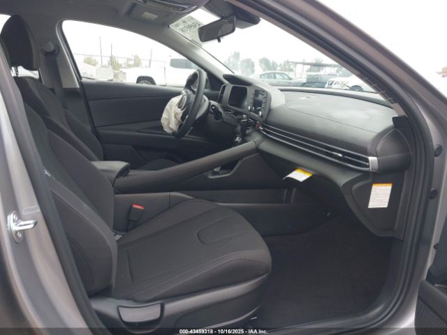 Hyundai ELANTRA Blue Image 7