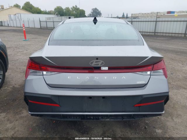 Hyundai ELANTRA Blue Image 16