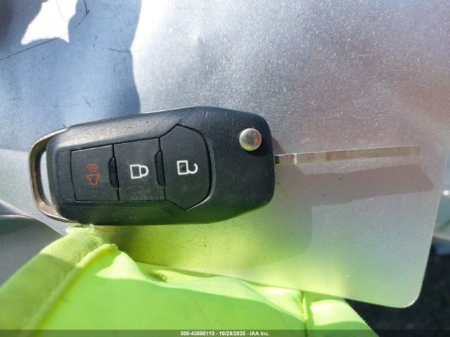 Ford Escape S Image 2