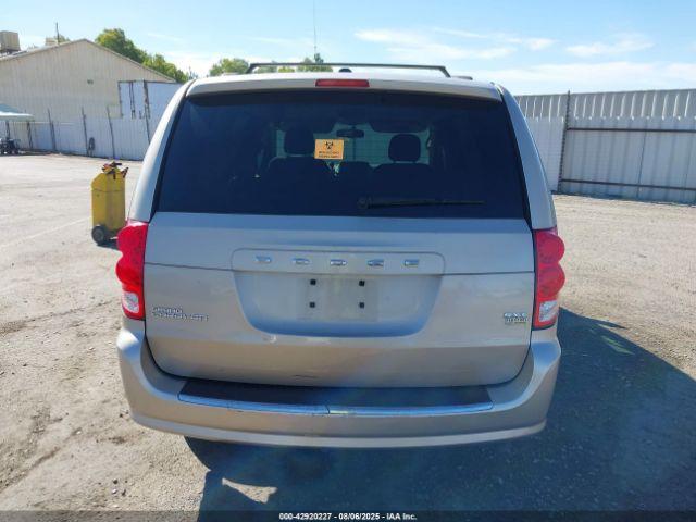Dodge Grand Caravan Image 17