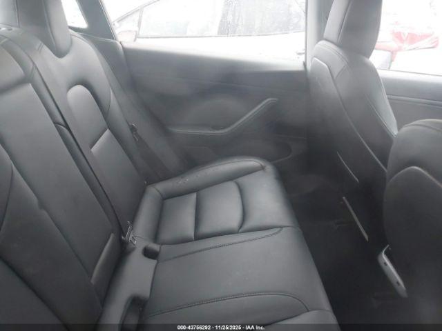 Tesla Model 3 Image 3