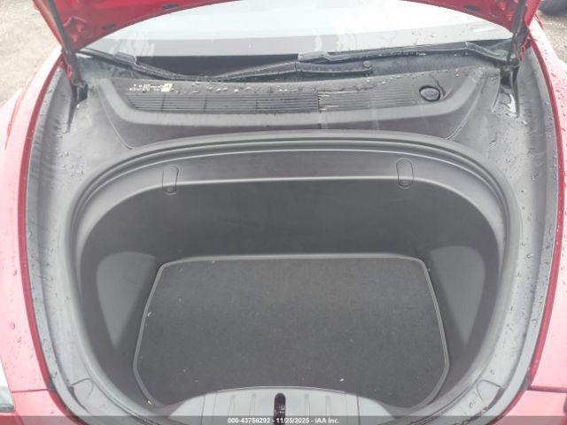 Tesla Model 3 Image 7