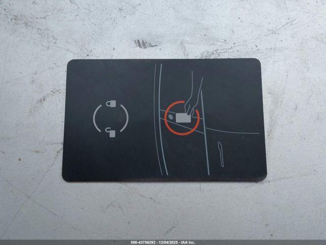 Tesla Model 3 Image 8