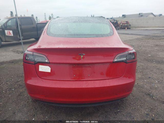 Tesla Model 3 Image 12
