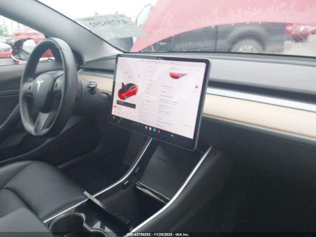Tesla Model 3 Image 13