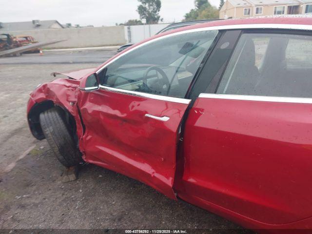 Tesla Model 3 Image 14