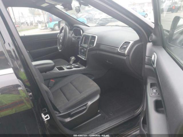 Jeep Grand Cherokee Laredo 4x4 Image 12