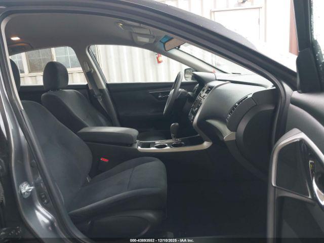 Nissan Altima 2.5 S Image 4