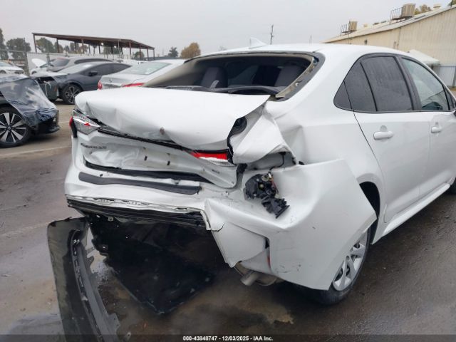 Toyota Corolla Le Image 2