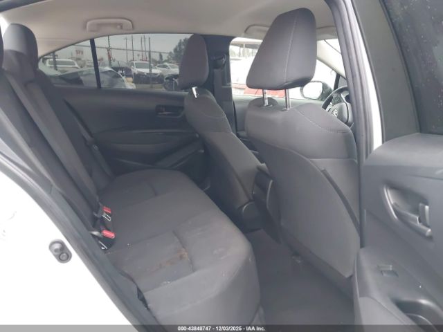 Toyota Corolla Le Image 9