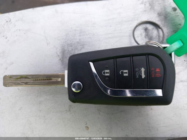 Toyota Corolla Le Image 12