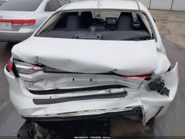 Toyota Corolla Le Image 11