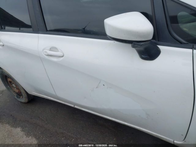 Nissan Versa Image 8