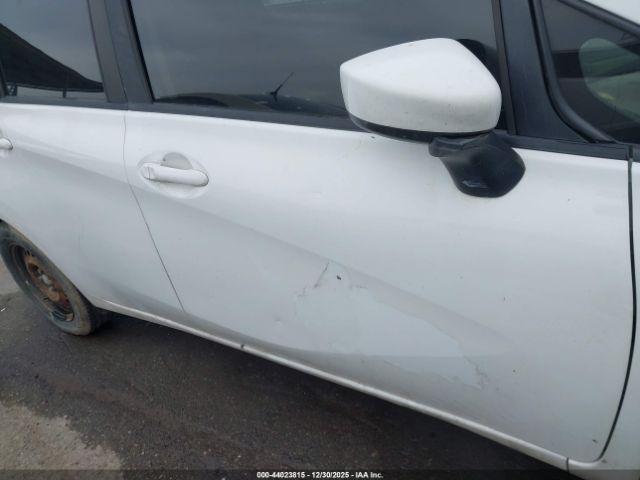 Nissan Versa Image 8